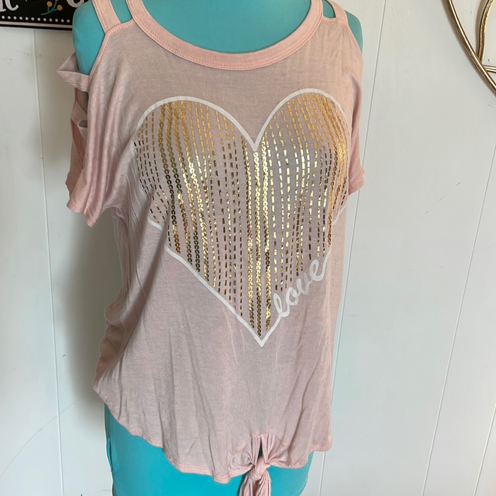 🌺🌺Soft comfy gold heart top
